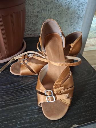 Босоножки для танцев