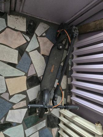 Продам самокат Ninebot Kickscooter F2 Pro