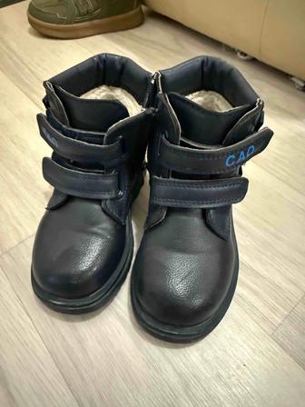 Продам зимние ботинки на мальчика