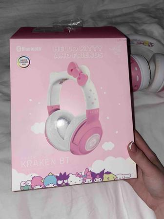 Наушники Razer Kraken BT Hello Kitty and Friends Edition розовый