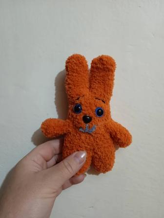 Зайчики плюшевые