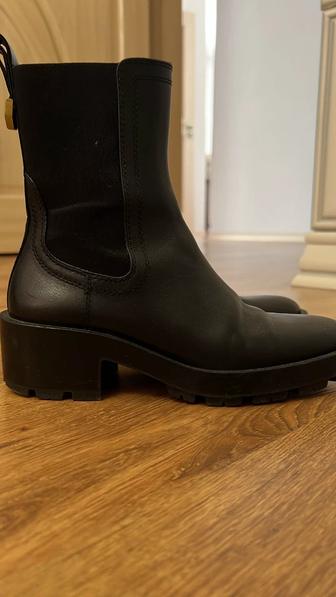 Продам натуральные кожаные сапоги Massimo Dutti, 35 размер