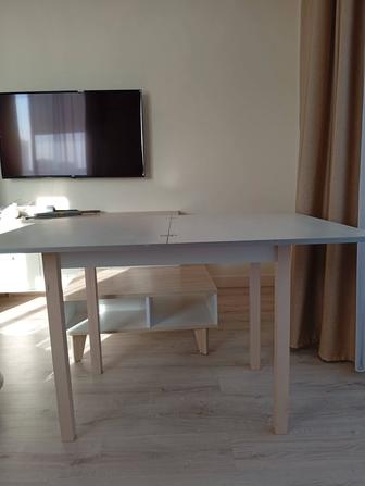 Стол срочно продам!