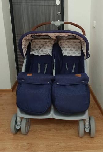 Продам б/у коляску для двойняшек