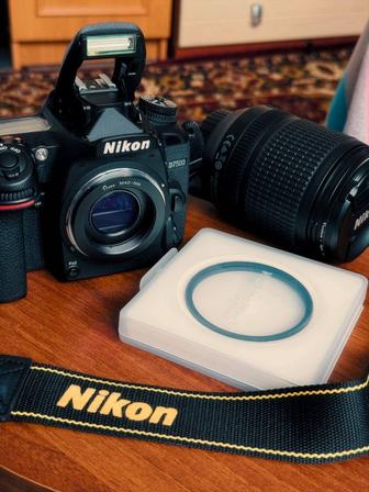 Продам фотокамеру Nikon D7500 с объективом 18-140 мм