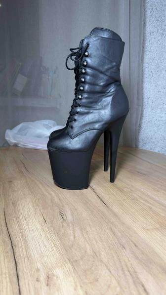 Pleaser стрипы ботильоны