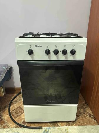 Продам газовую кухонную плиту