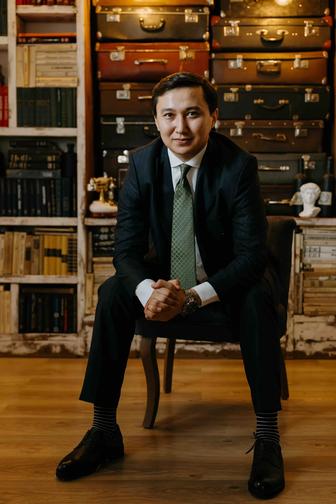 Ведущий шоумен Асаба