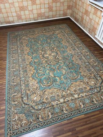 Продается ковер Б/У 200 на 300