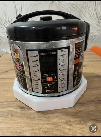 Мультиварка в хорошем состоянии