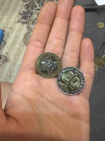 Продам монеты 100 и 200 тенге