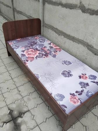 Кровать односпальная продам