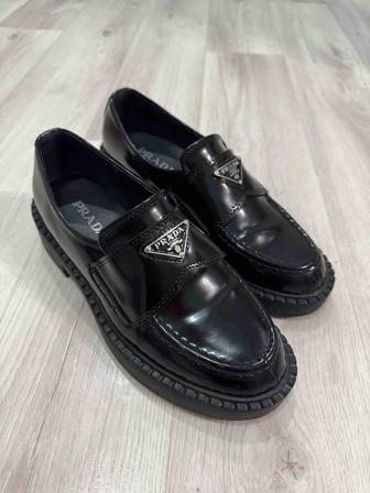 Продам лоферы 38