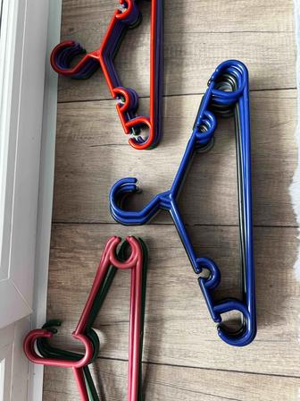 Продам вешалки!