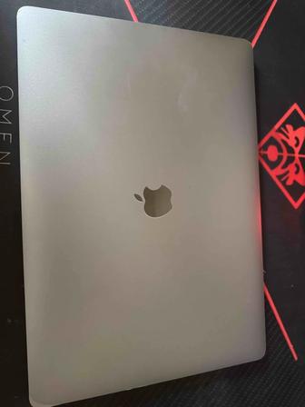 MacBook Pro a1990, 2018