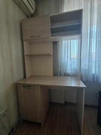 Продам письменный стол