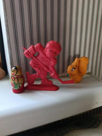 Фигурка игрушка хоккеист из СССР винтаж редкая