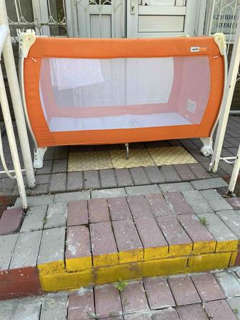 Продам детский складной манеж
