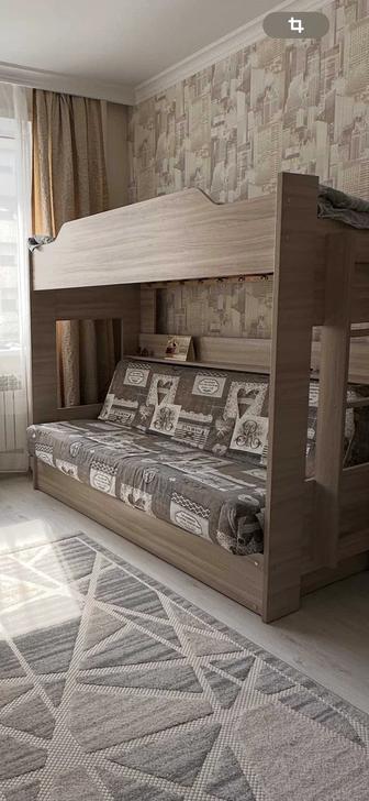 двухъярусная диван кровать, шкаф, письменный стол для детской/ подростковой