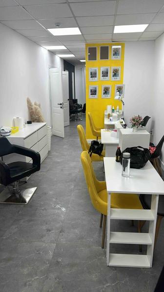 Сдам стол для маникюра