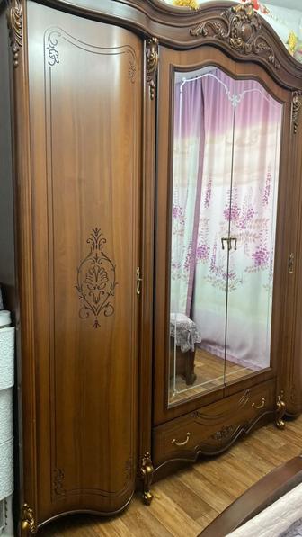 Продам спальный гарнитур