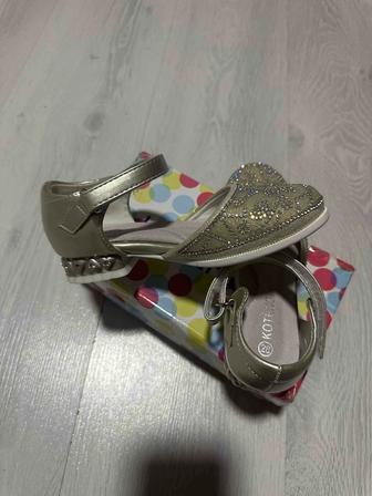 Туфли для девочки