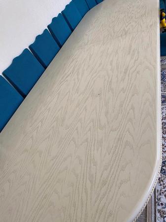 Продаю диван в хорошем состоянии, стол со стульями, и шторы.