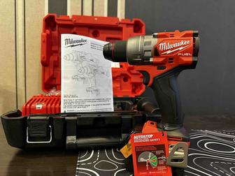 Milwaukee M18 шуруповерт FUEL 1/2
Drill/Driver Kit