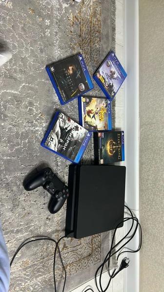 PS4 slim 1 tb и диски с играми