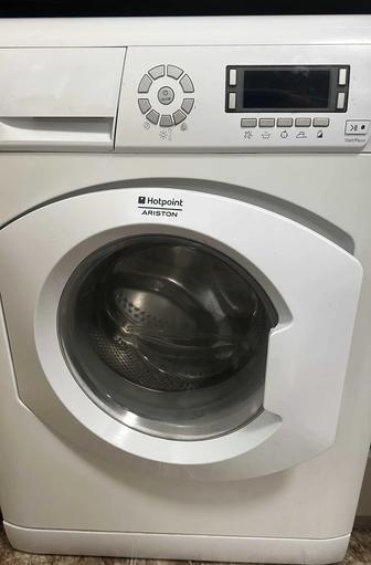Продам стиральную машинку Hotpoint ARMXXD 129