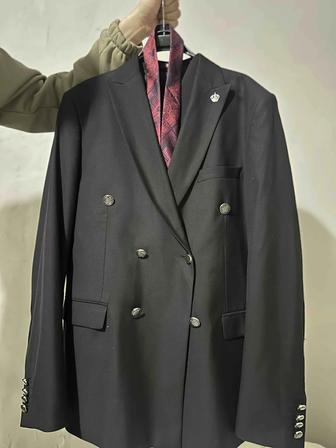 Костюм тройка