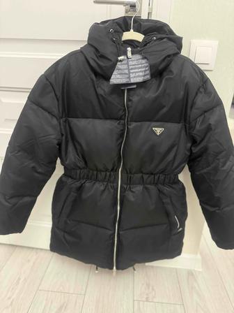 Продам пуховик Prada