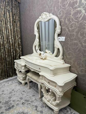 Туалетный столик