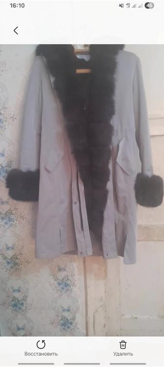 Парка женская в отличном состоянии размер 50,52,