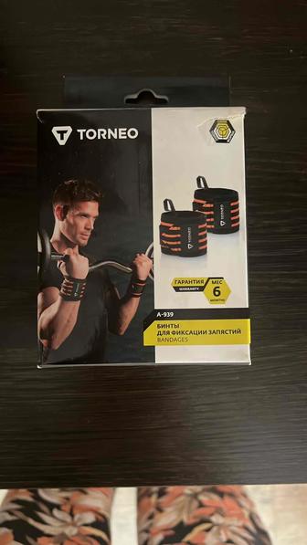 Продам эспандер 2 шт, бинты Torneo для запястий