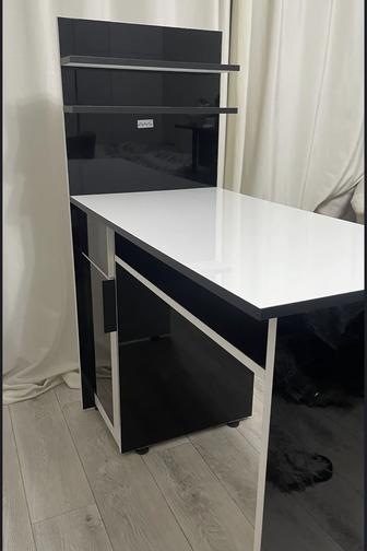 Продам стол