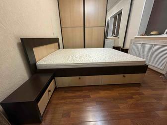 Продам спальный гарнитур