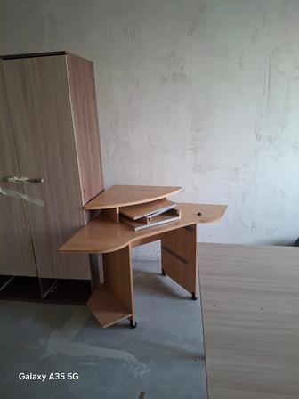 Стол угловой компьютерный, б/у