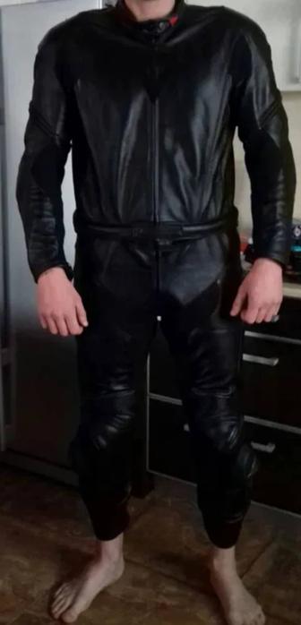 Мотокостюм