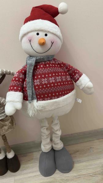 Игрушки под елку