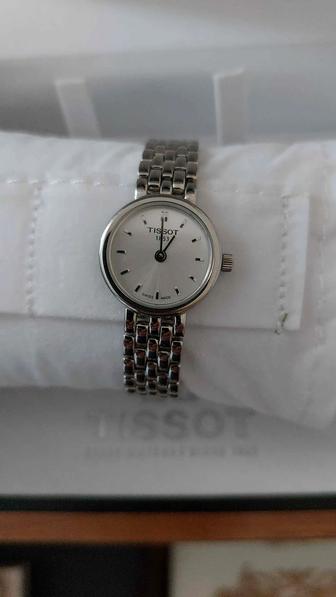 Срочно женские часы Tissot