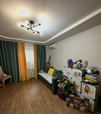 Продаю диван, шкаф, тв тумбу и прихожую