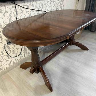 Продаю стол в гостиную