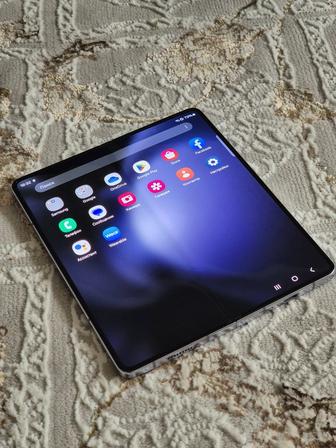 Продам Samsung Z Fold 5 blue