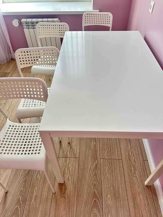 Продается стол со стульями