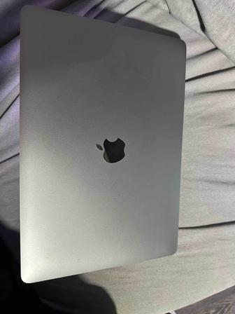 Macbook air M1 2020