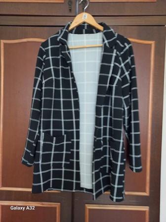 Продам женский костюмчик