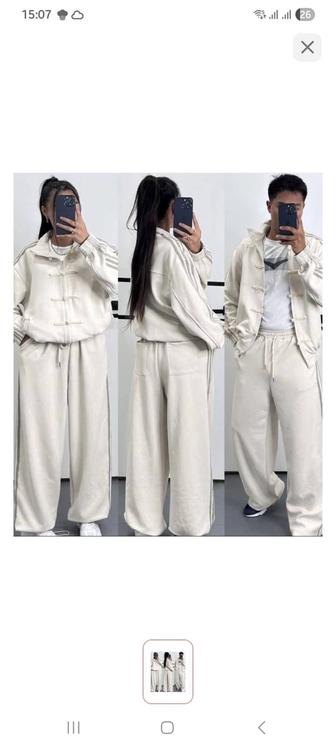 Спортивках адидас