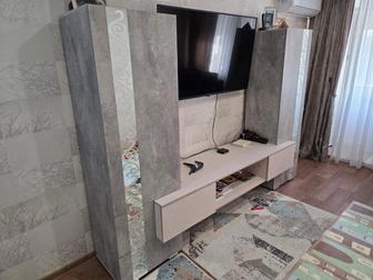 Продается тумба под телевизор.