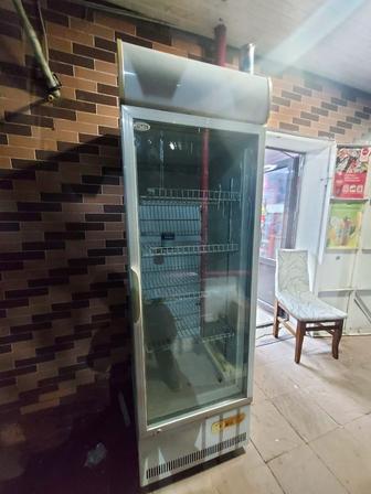 Витринный холодильник